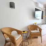 Apartment Atlantico - Pool, Ac, Parking, Close To The And Center
